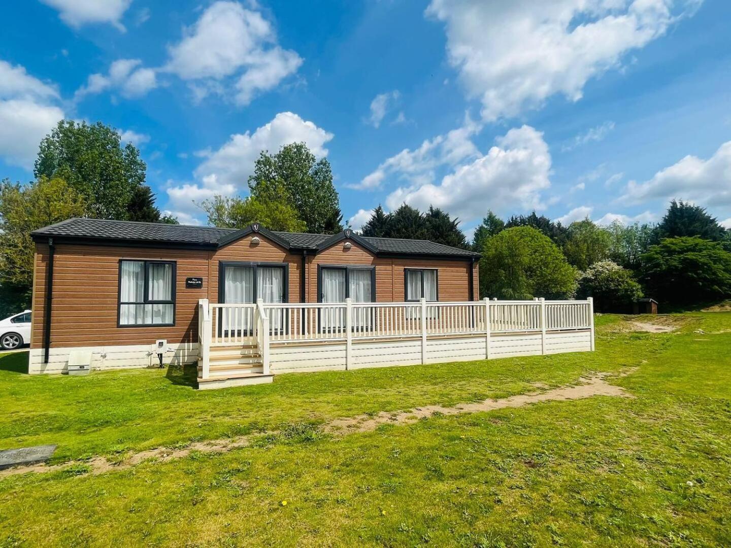 Waterside Retreat With Hot Tub Vila Pocklington Exterior foto